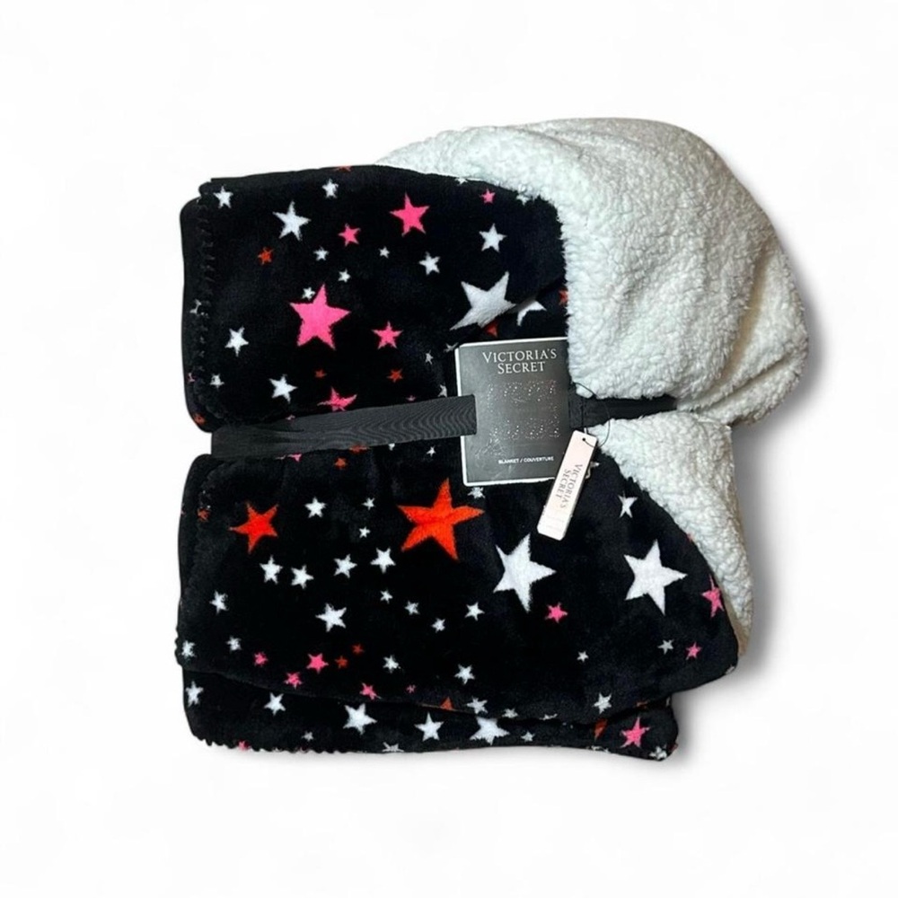 Retired 2018 Brand New With Tags Victorias Secret blanket